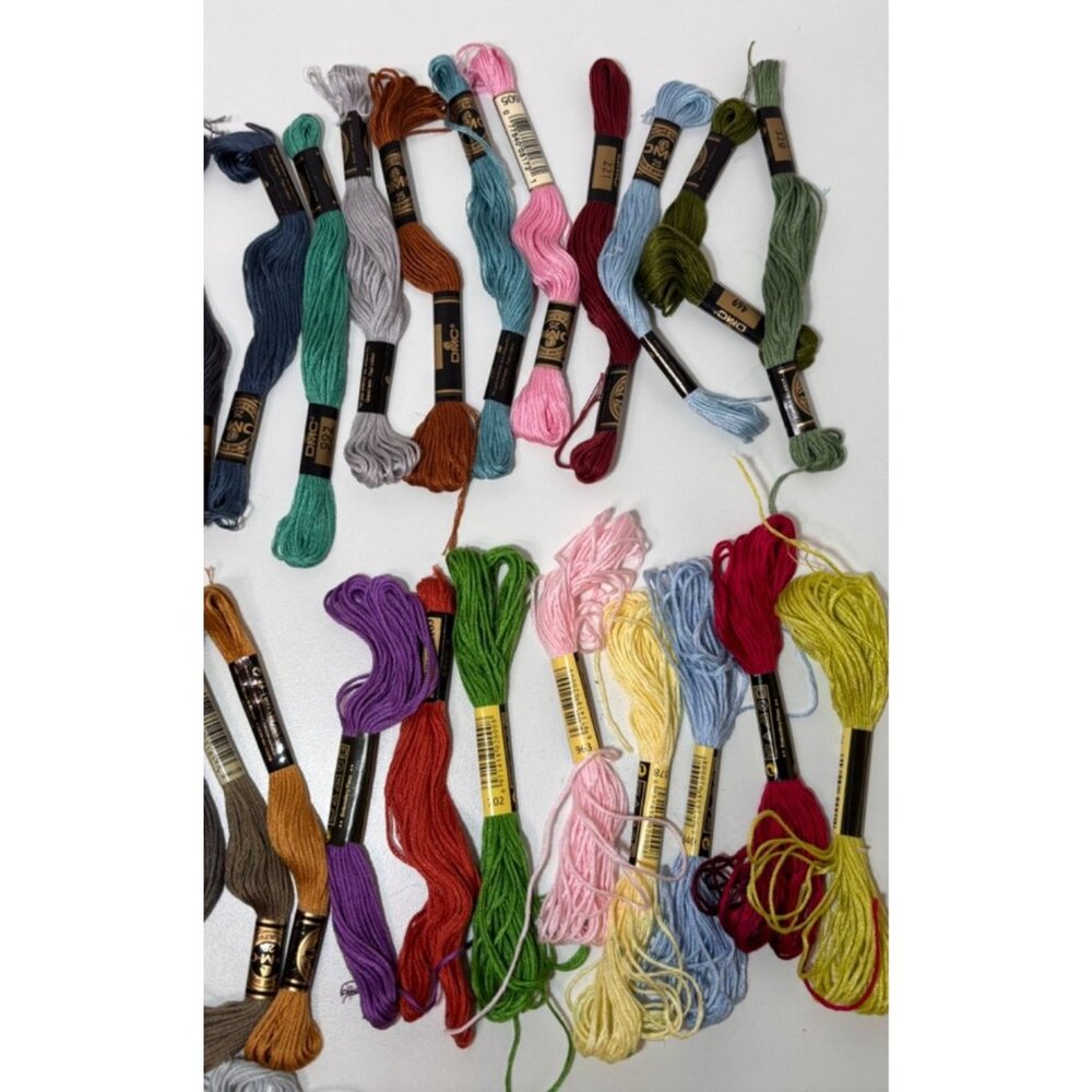 Lot Of 54 DMC & CXC Embroidery Floss Skeins Assorted Colors Craft Threads - Picture 3 of 4